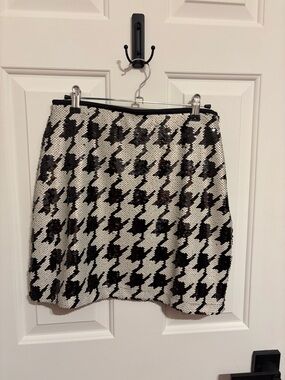 Lulus sequin skirt